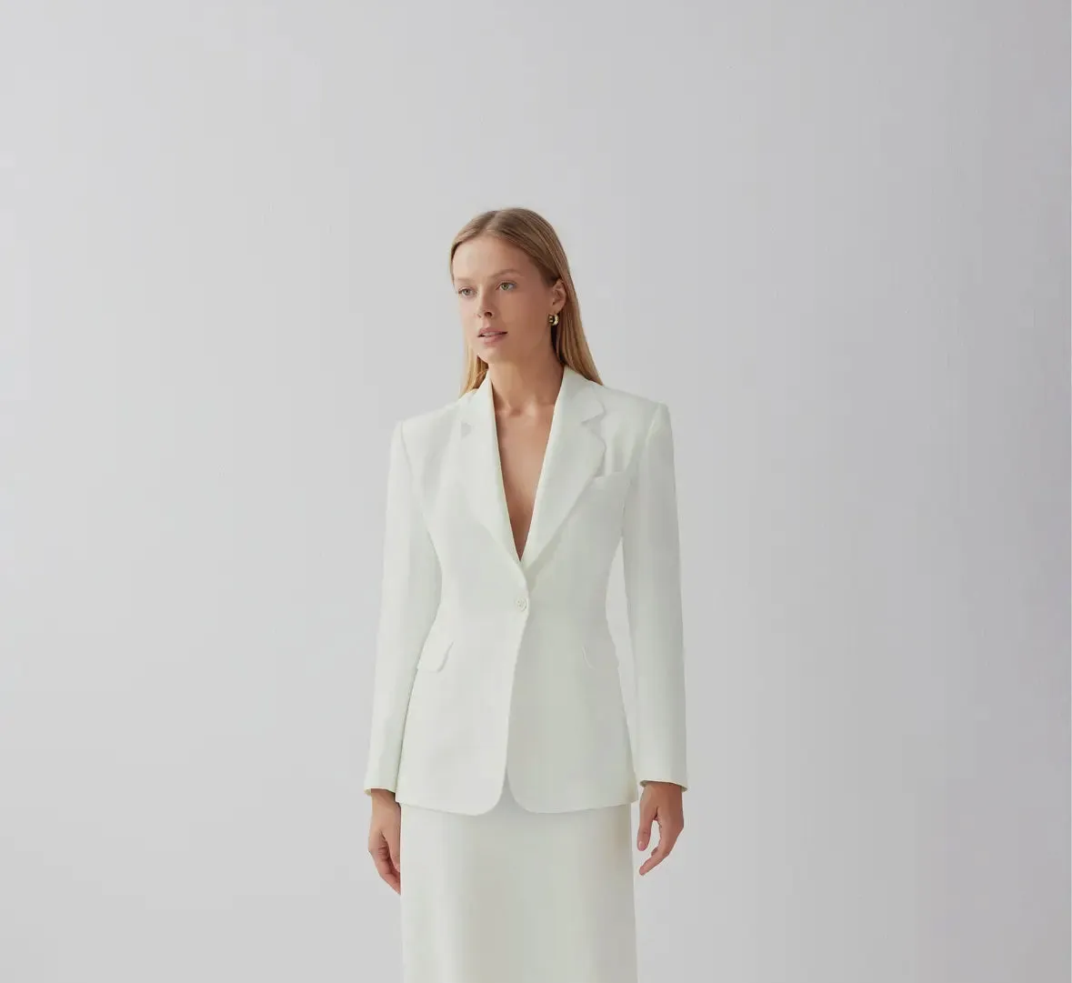 Tailored white blazer by Le Cre