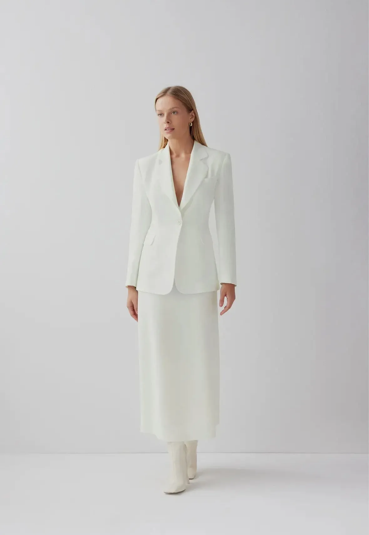 Tailored white blazer by Le Cre