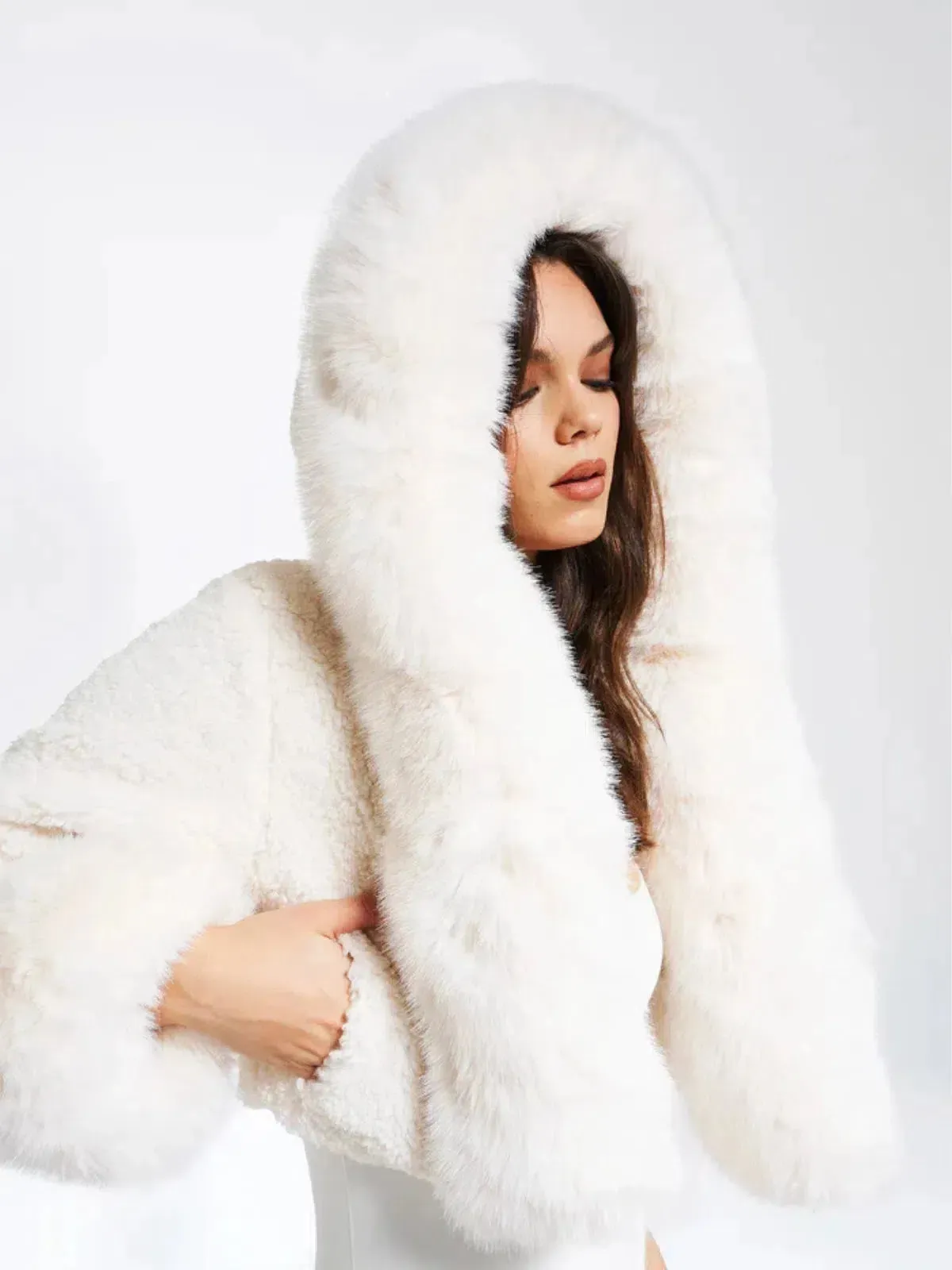 Verona – Elegant fit – Faux fur long coat